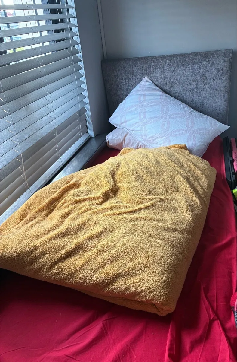 Single bed and mattress slept on about 5 times - Image 2