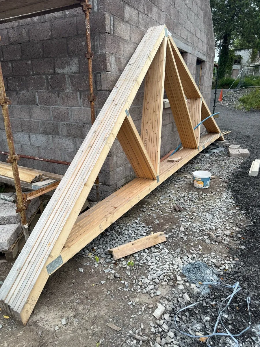 Roof timber trusses 8 No. for sale - Image 3