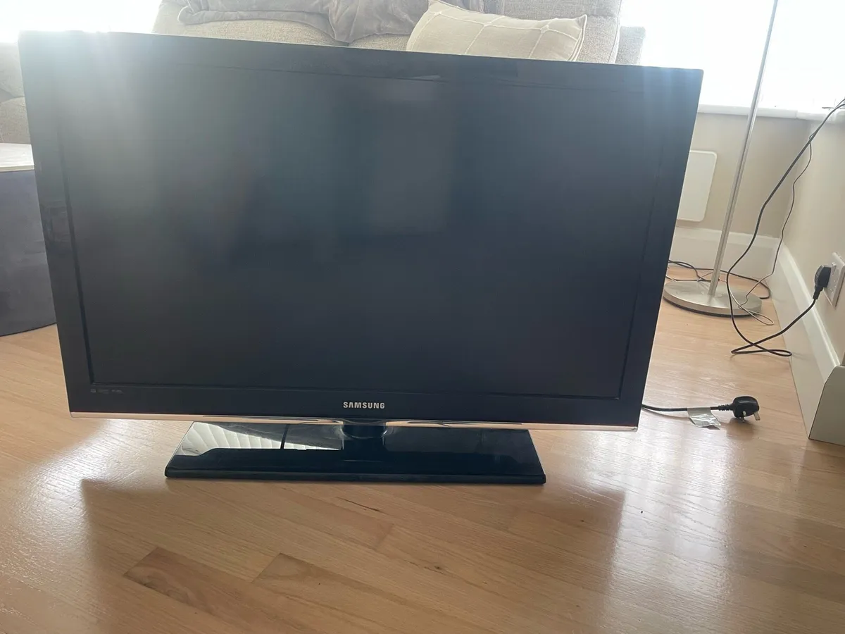 37 inch Samsung Tv - Image 2