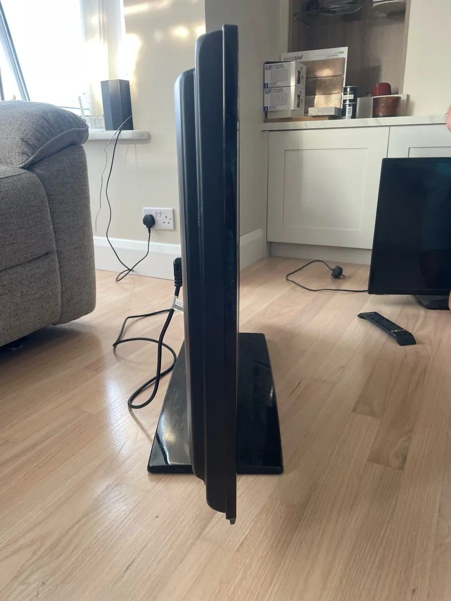 37 inch Samsung Tv - Image 3