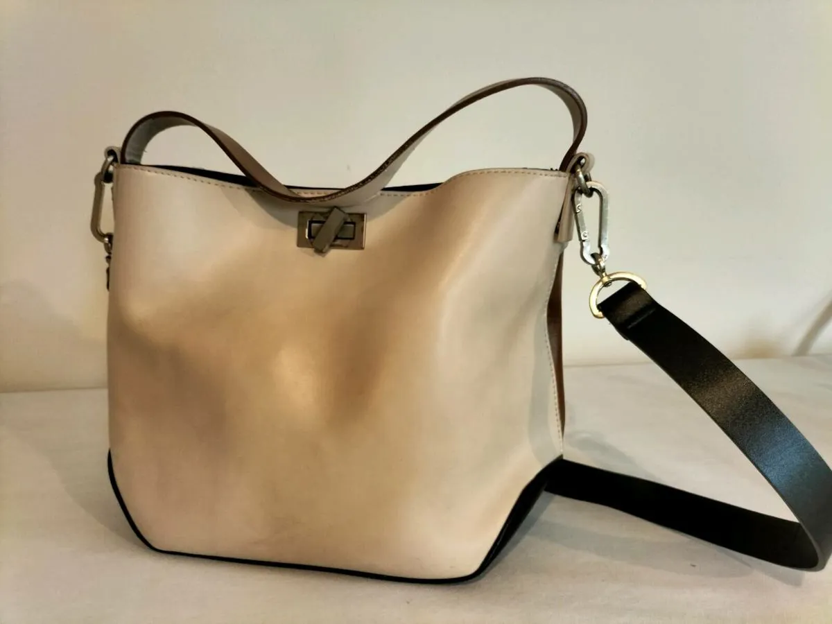 Shoulder bag. Tan cream black. Used. Parfois brand - Image 2