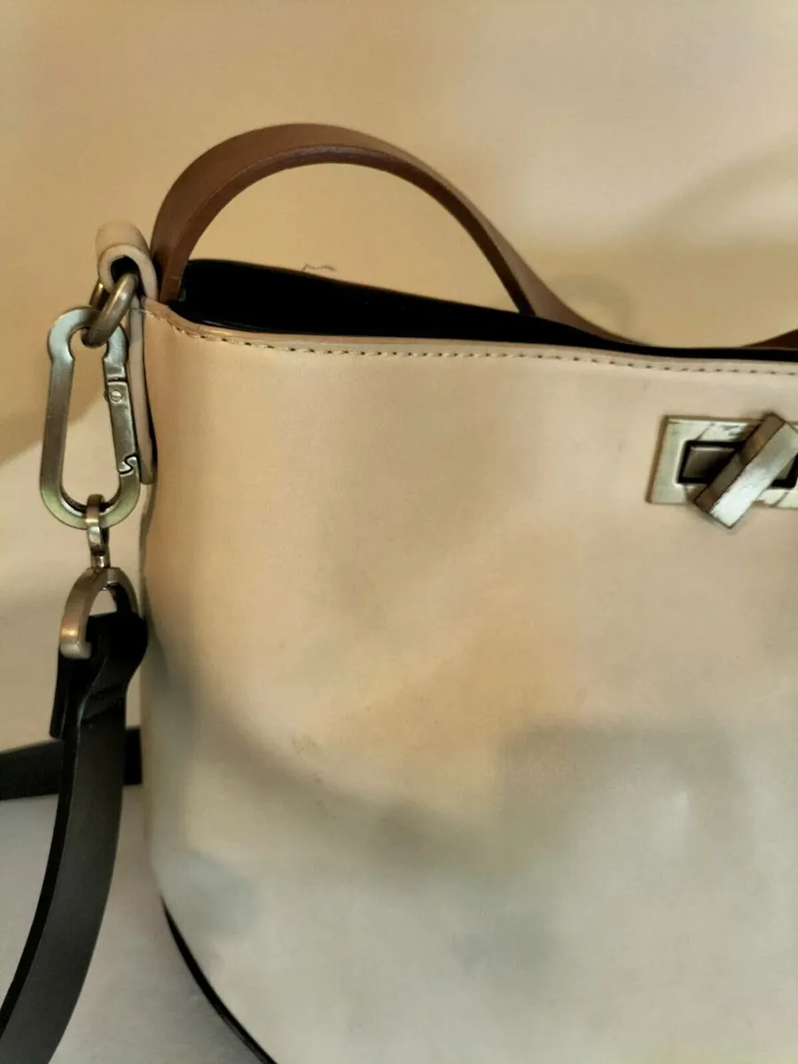 Shoulder bag. Tan cream black. Used. Parfois brand - Image 4