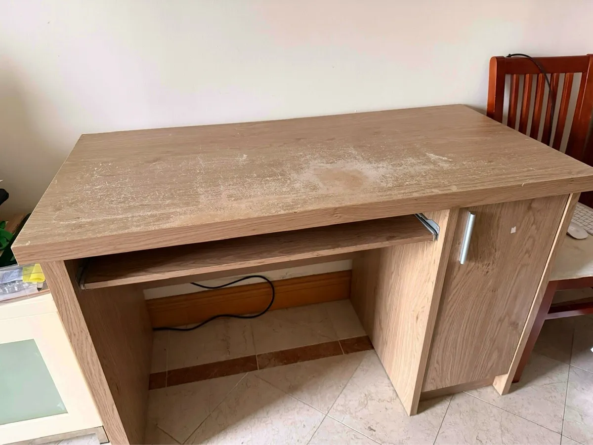 Office/study desk - Image 2