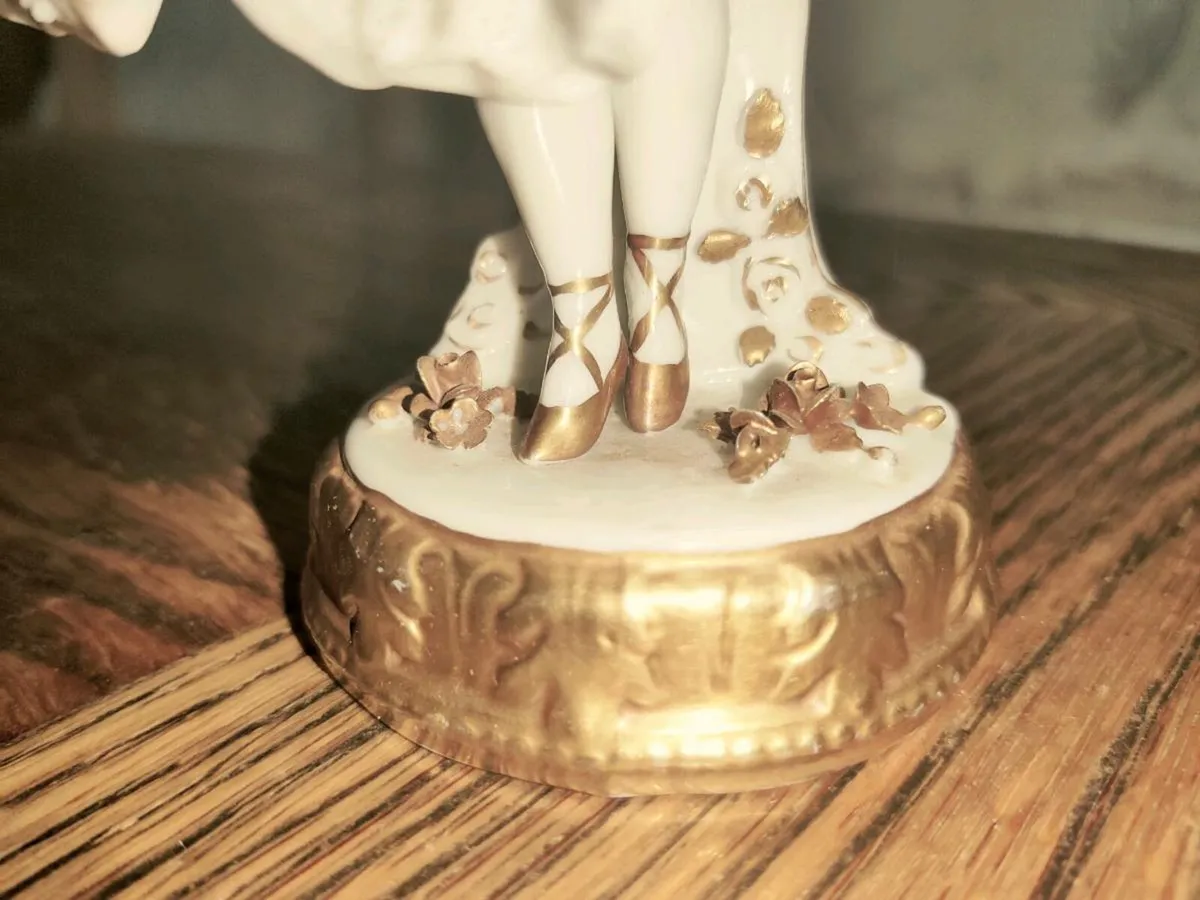 FLORENTINE BALLERINA, 24CT Gold Painted Dresden ! - Image 4