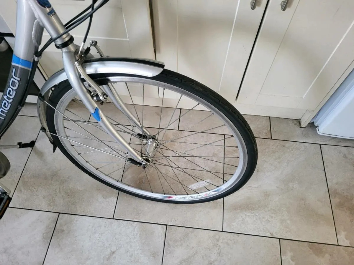 Ladies bike - Image 2