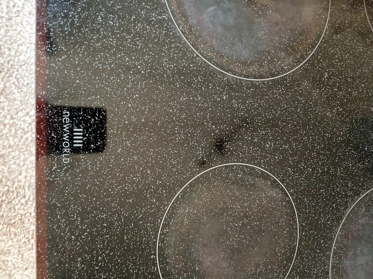 NEW WORLD ELECTRIC HOB - Image 2