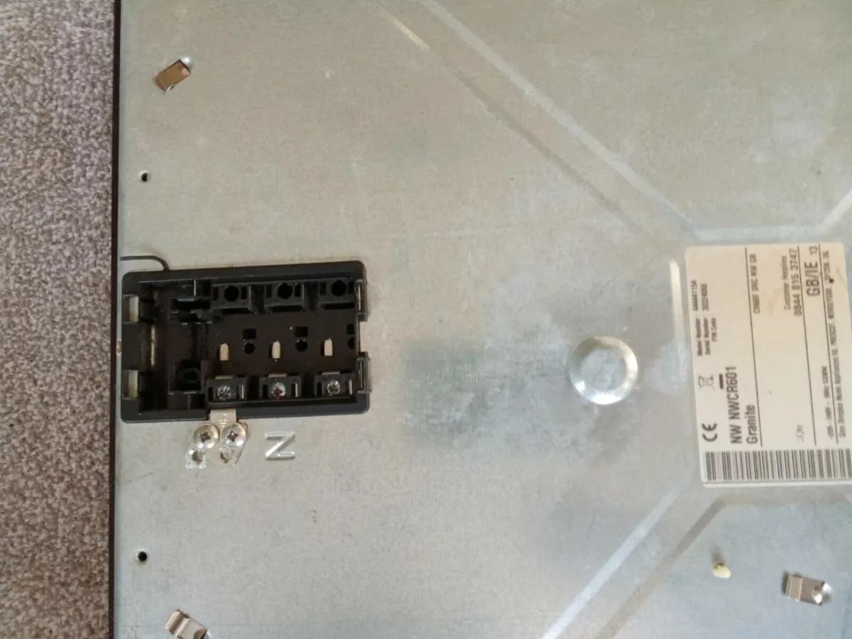 NEW WORLD ELECTRIC HOB - Image 3