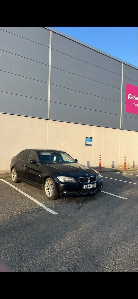318i e90 BMW + 4 alloys - Image 1