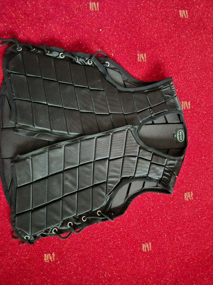 Adult female back protector - Image 1