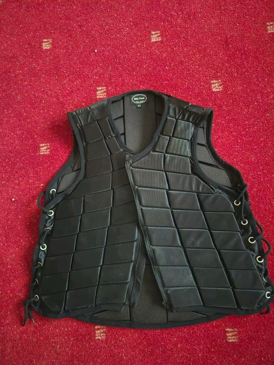 Adult female back protector - Image 2