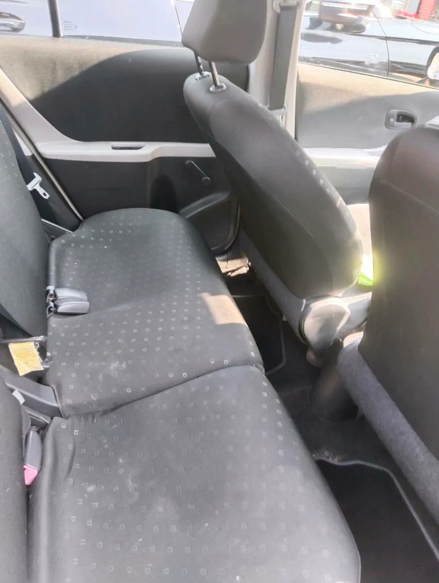 Toyota Yaris - Image 2