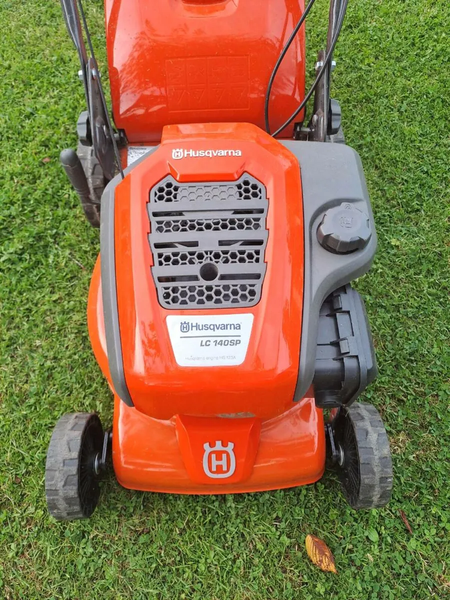Husqvarna LC140S self propelled lawn mower - Image 1