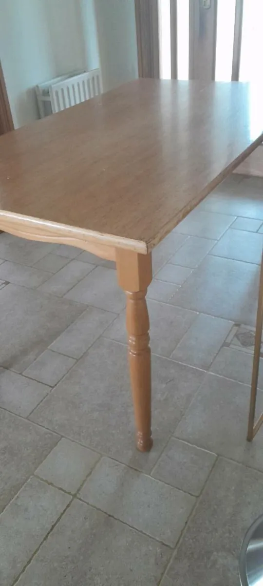 Kitchen table and 4 chairs - Image 2