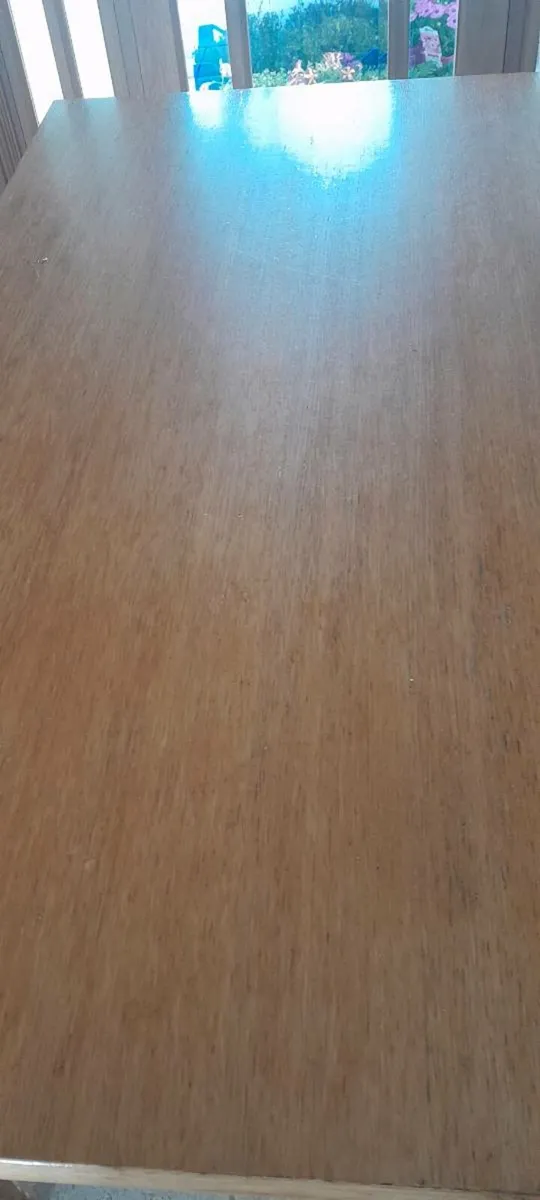 Kitchen table and 4 chairs - Image 3