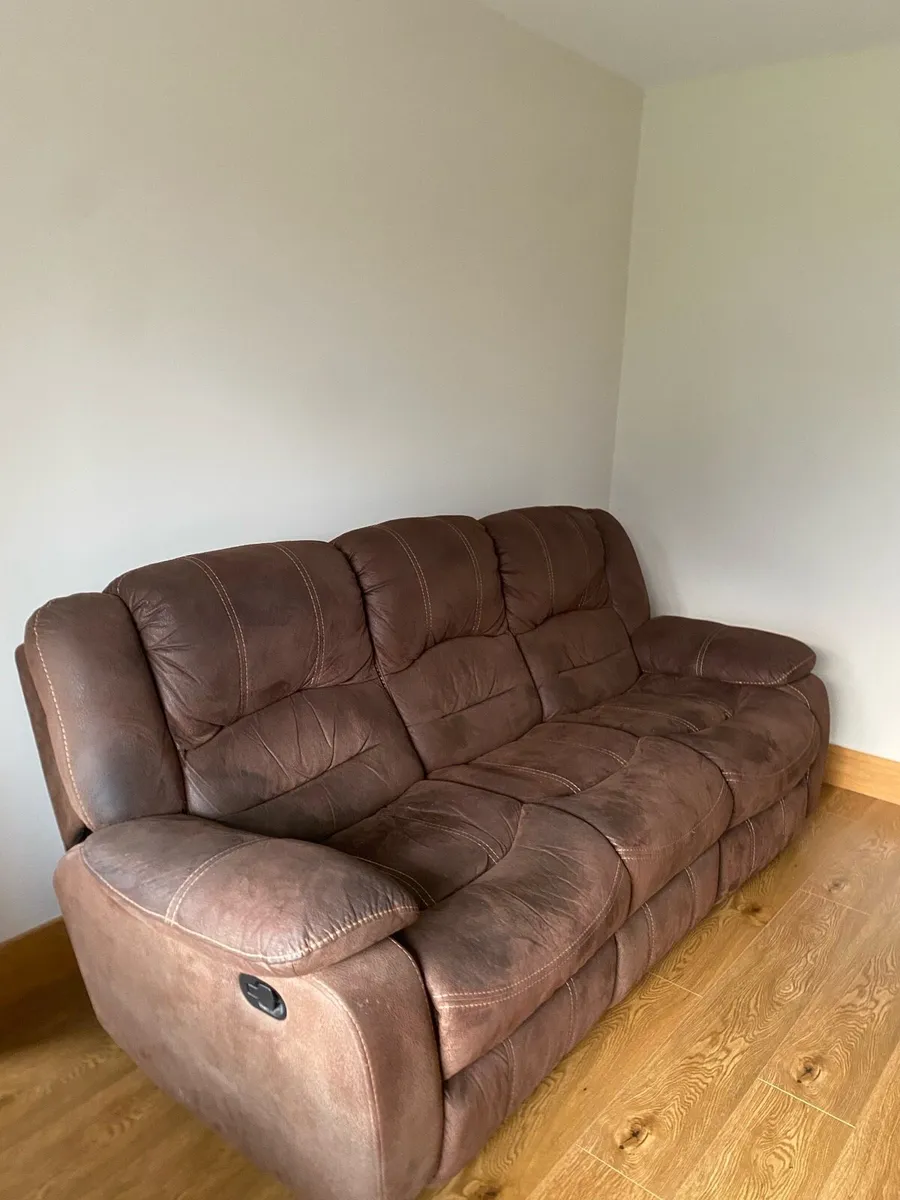 3 Piece Suite - Image 1