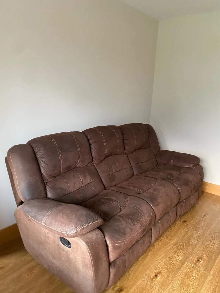 3 Piece Suite - Image 2
