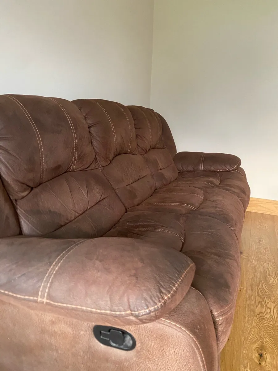 3 Piece Suite - Image 3