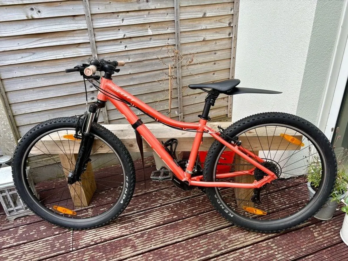 Scott Contessa 26" Women's / Teen Girl Mountain Bike: Excellent Condition - Image 2
