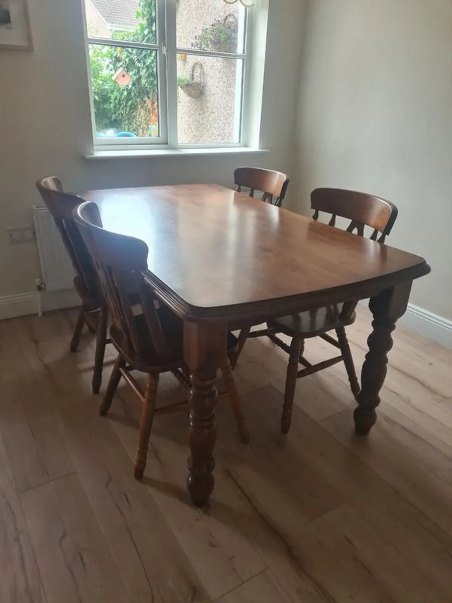 Solid wood dining table & 6 chairs - Image 1