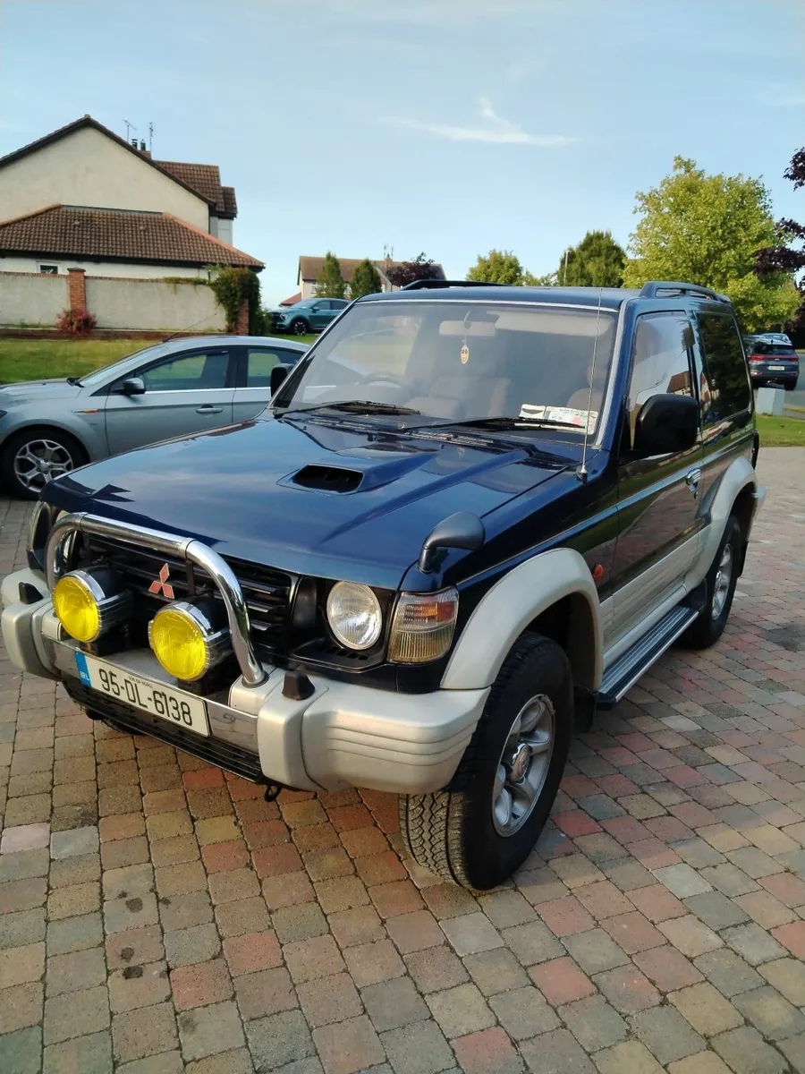 Mitsubishi Pajero 1995 - Image 2