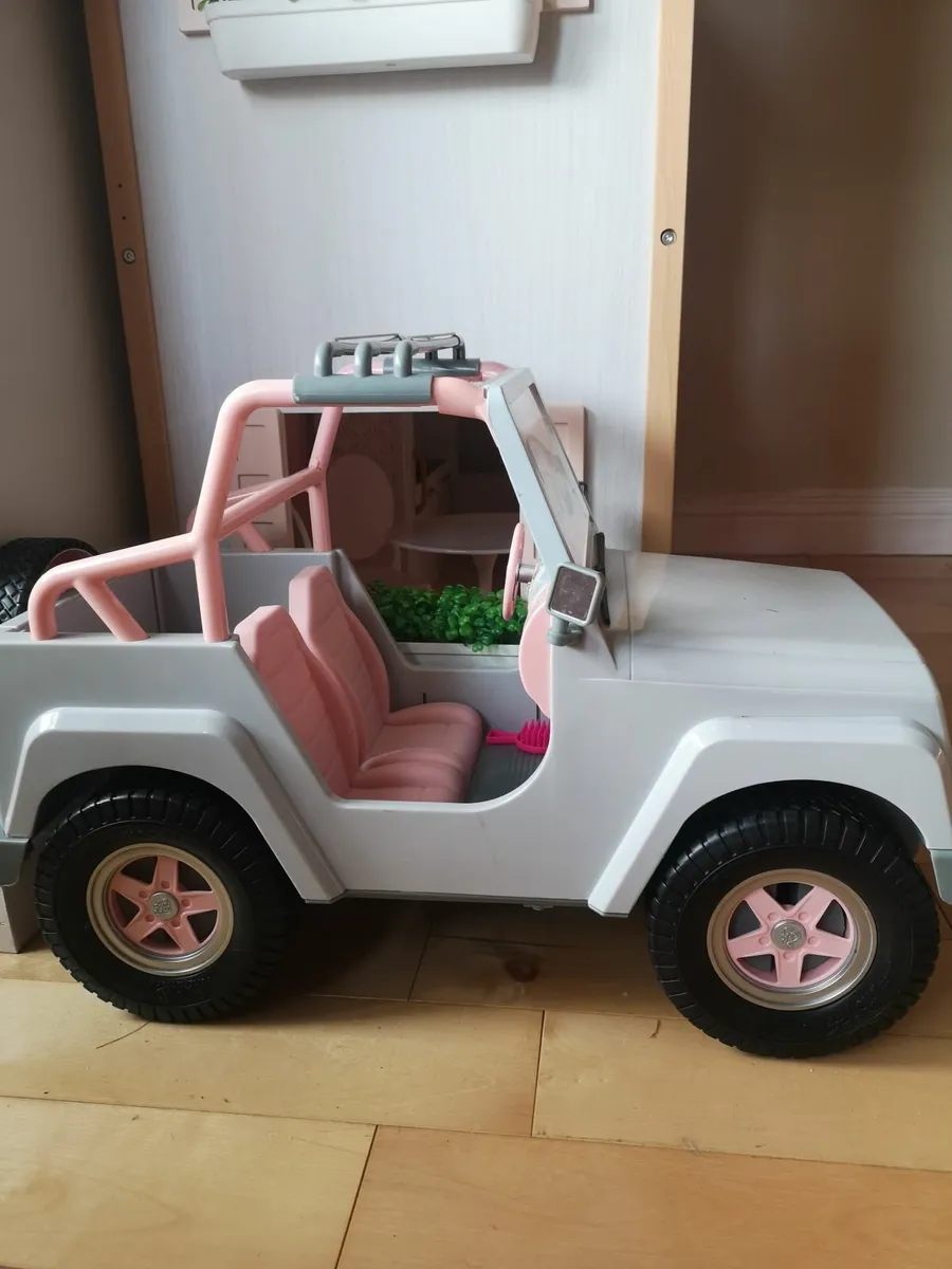 Our generation dolls house and jeep - Image 3