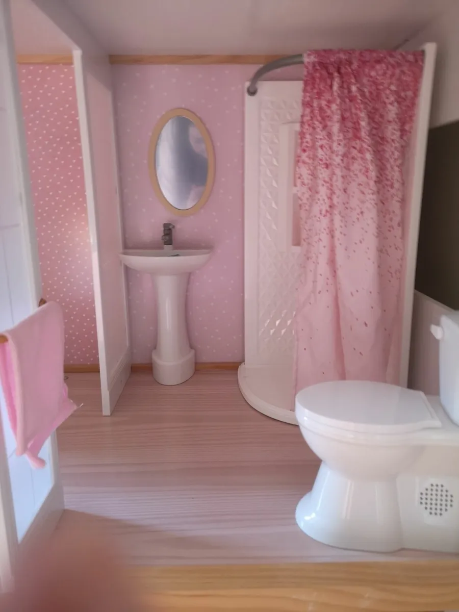 Our generation dolls house and jeep - Image 4