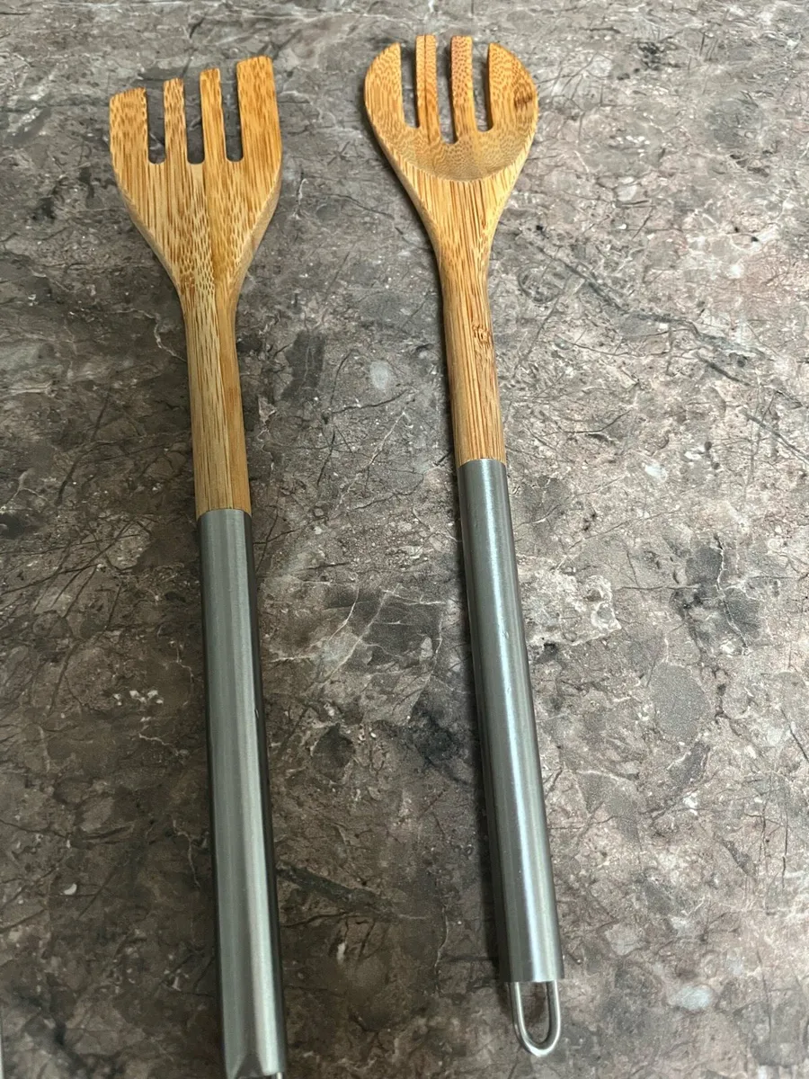 Salad servers