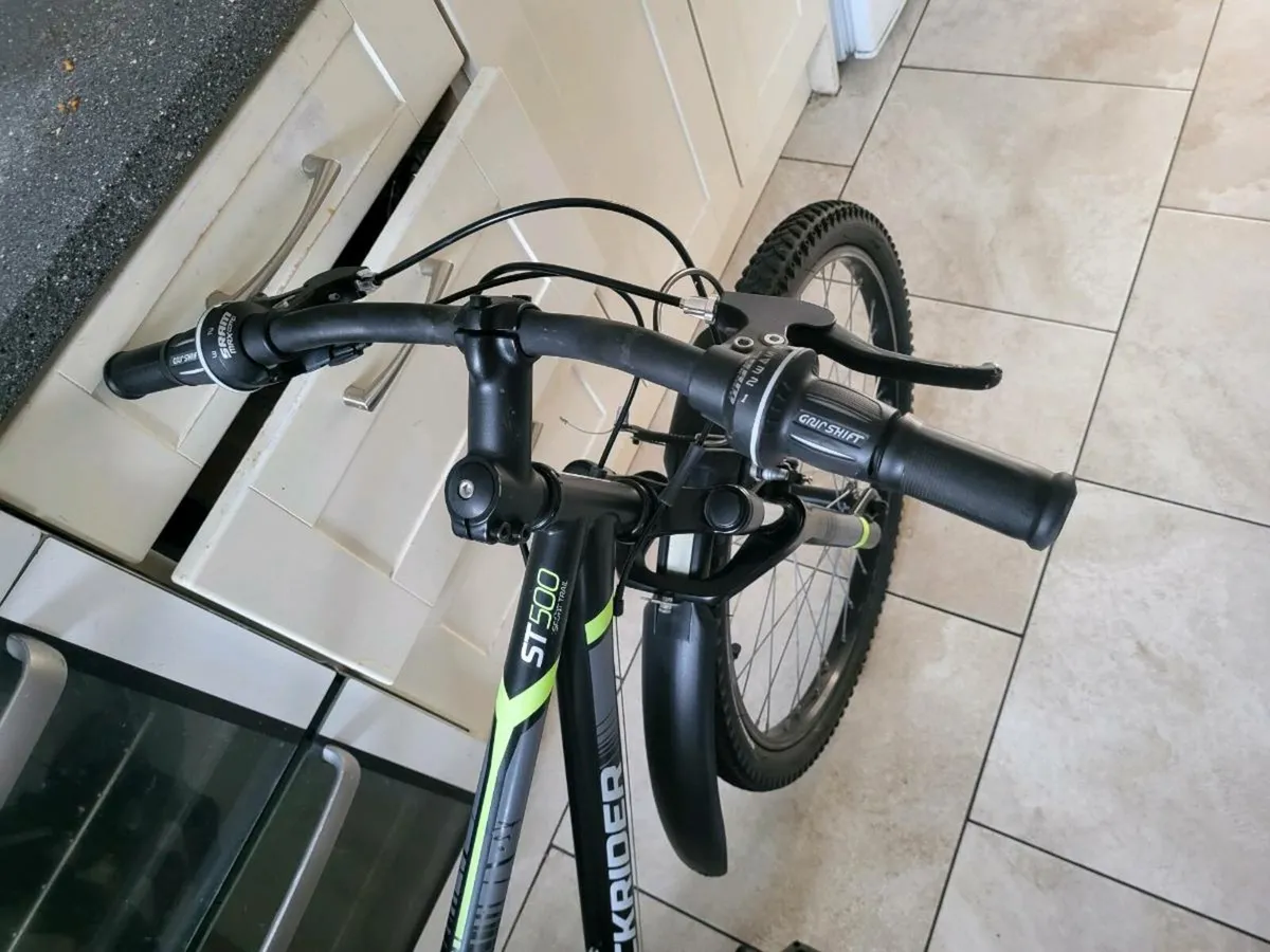 Kids bike (LIKE NEW) - Image 4