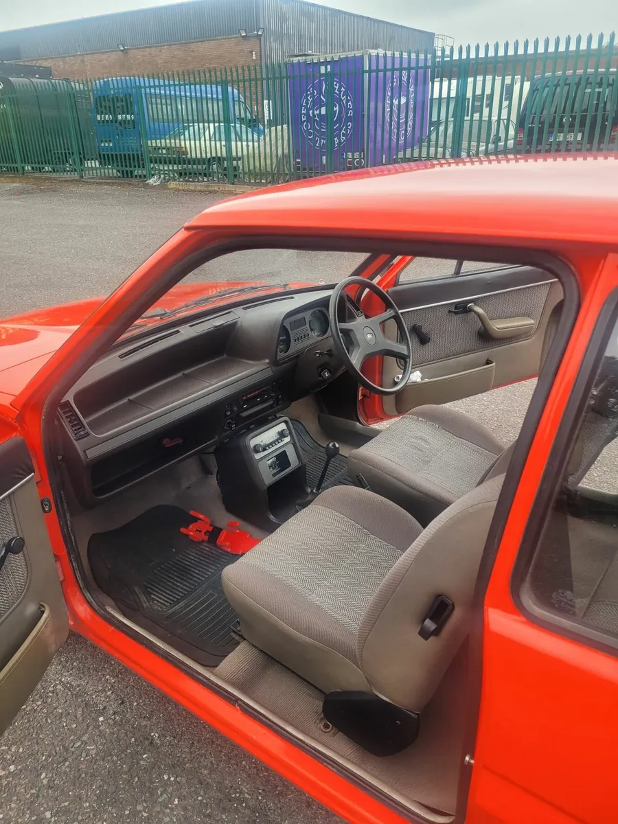 Ford Fiesta 1983 - Image 2