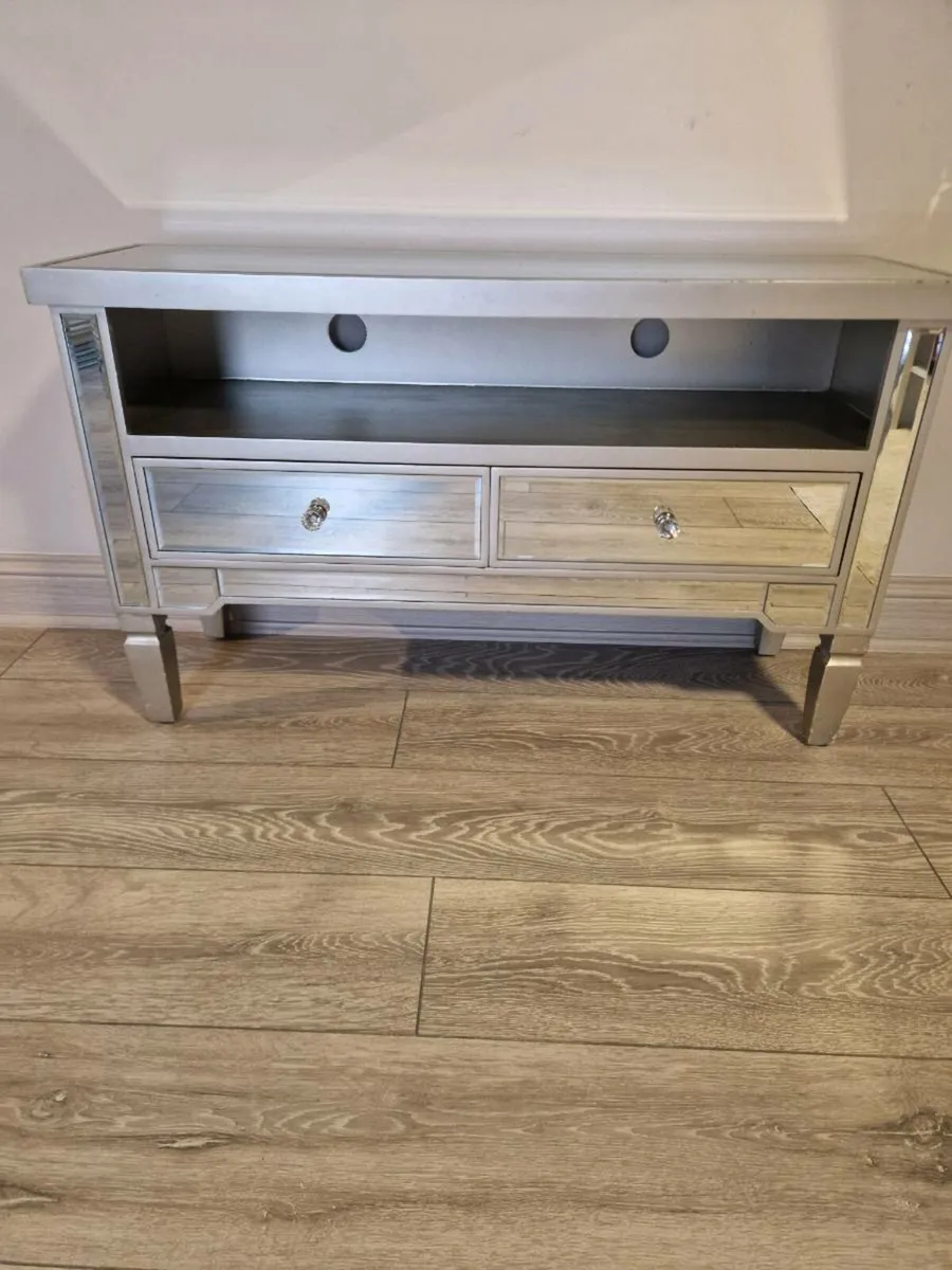 Tv stand - Image 1