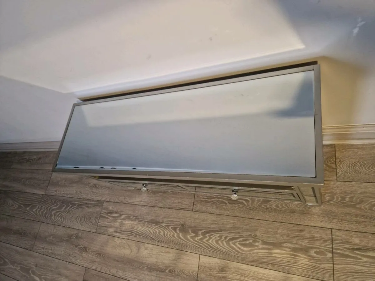 Tv stand - Image 3