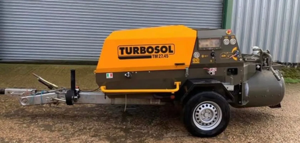 Two year old Concrete pump - Image 1
