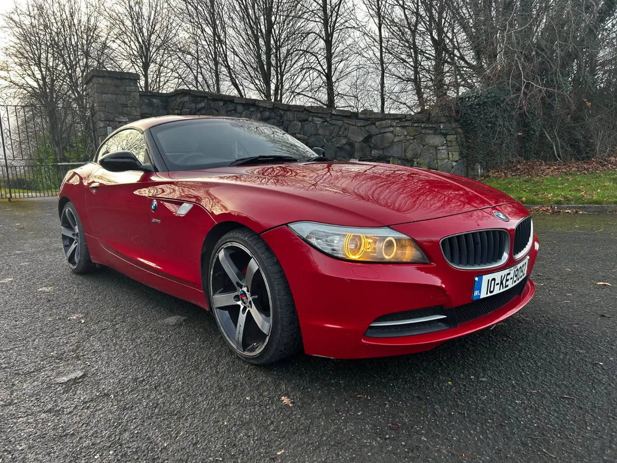 BMW Z4 2010 Cabrio Manual 6 cylinder - Image 3
