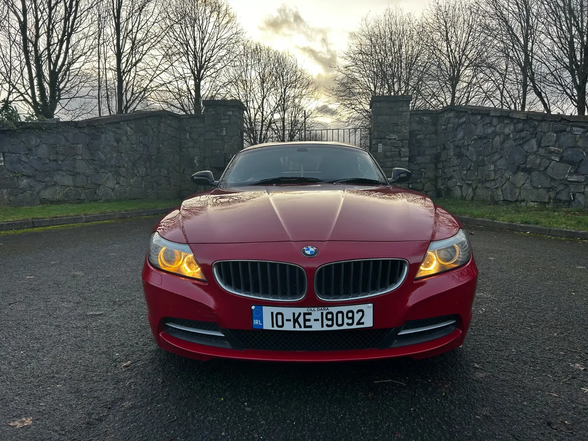 BMW Z4 2010 Cabrio Manual 6 cylinder - Image 4