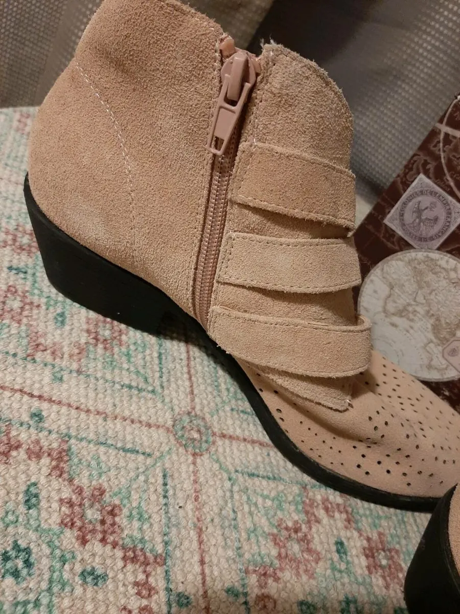 Shoes - Image 1