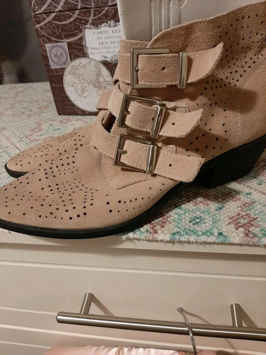 Shoes - Image 2