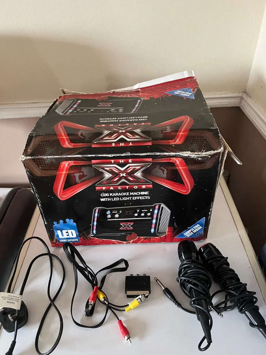 XFactor CDG Karaoke Machine Complete Set - Image 2