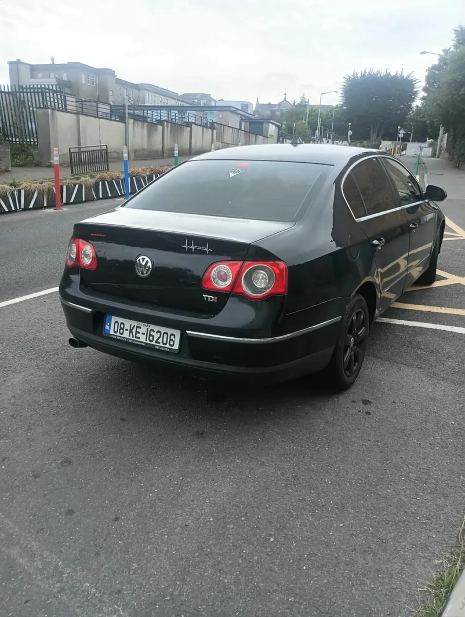 Volkswagen Passat 2008 - Image 2