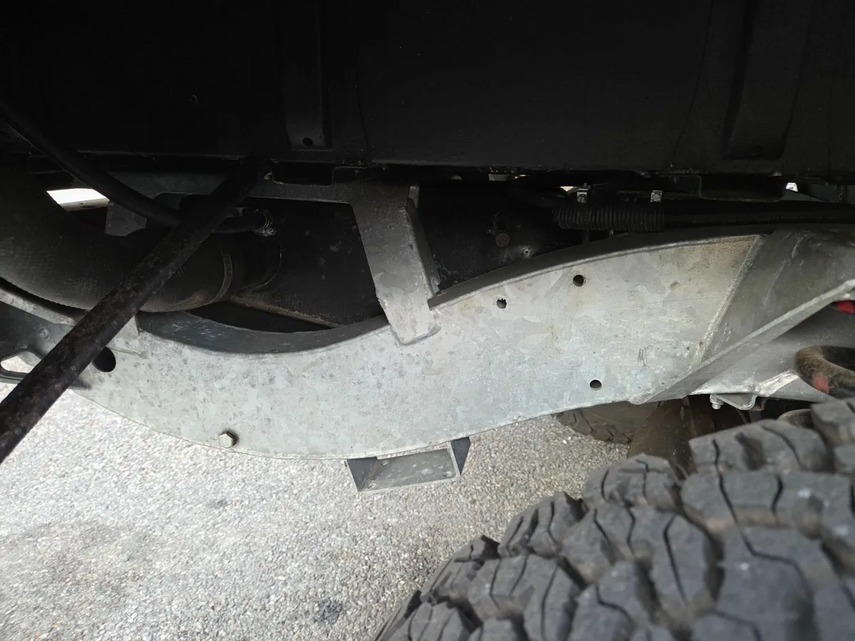 Vintage Land Rover Defender 1994 - Image 2