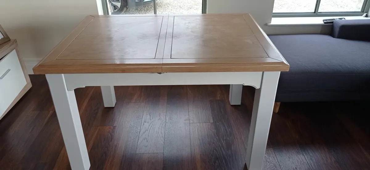 Dining table - Image 2