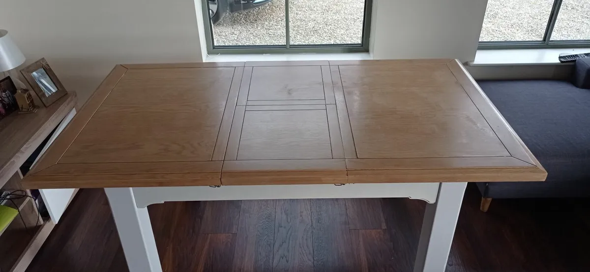 Dining table - Image 3