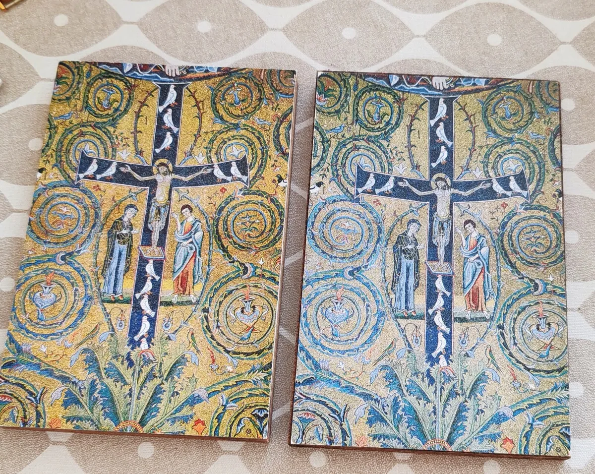 3 Vintage wall plaques - Image 1