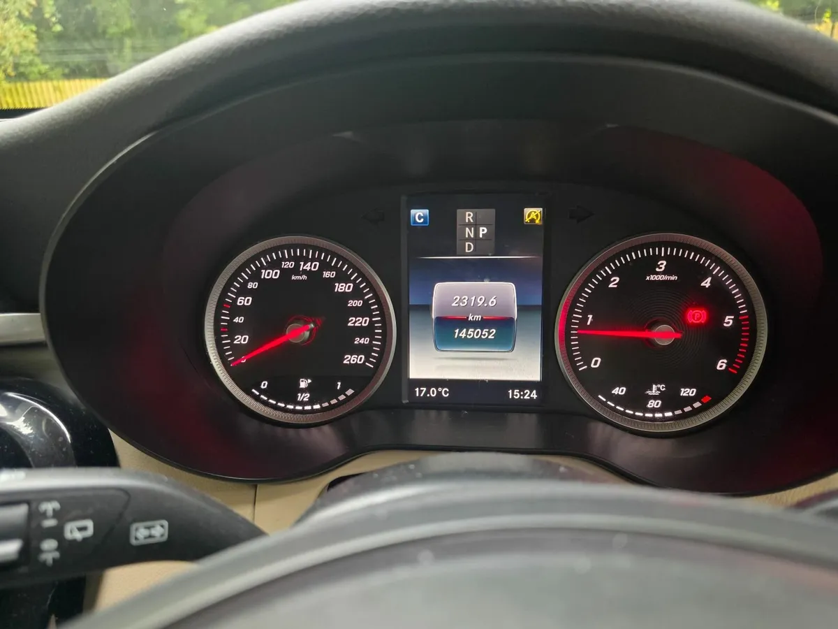 Mercedes-Benz GLC 2017 - Image 2