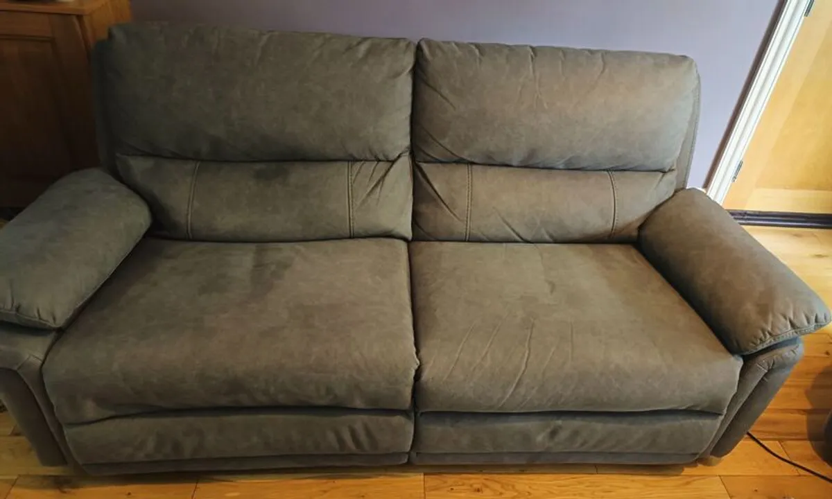 3+2 Grey sofa suite - good as new - Image 3