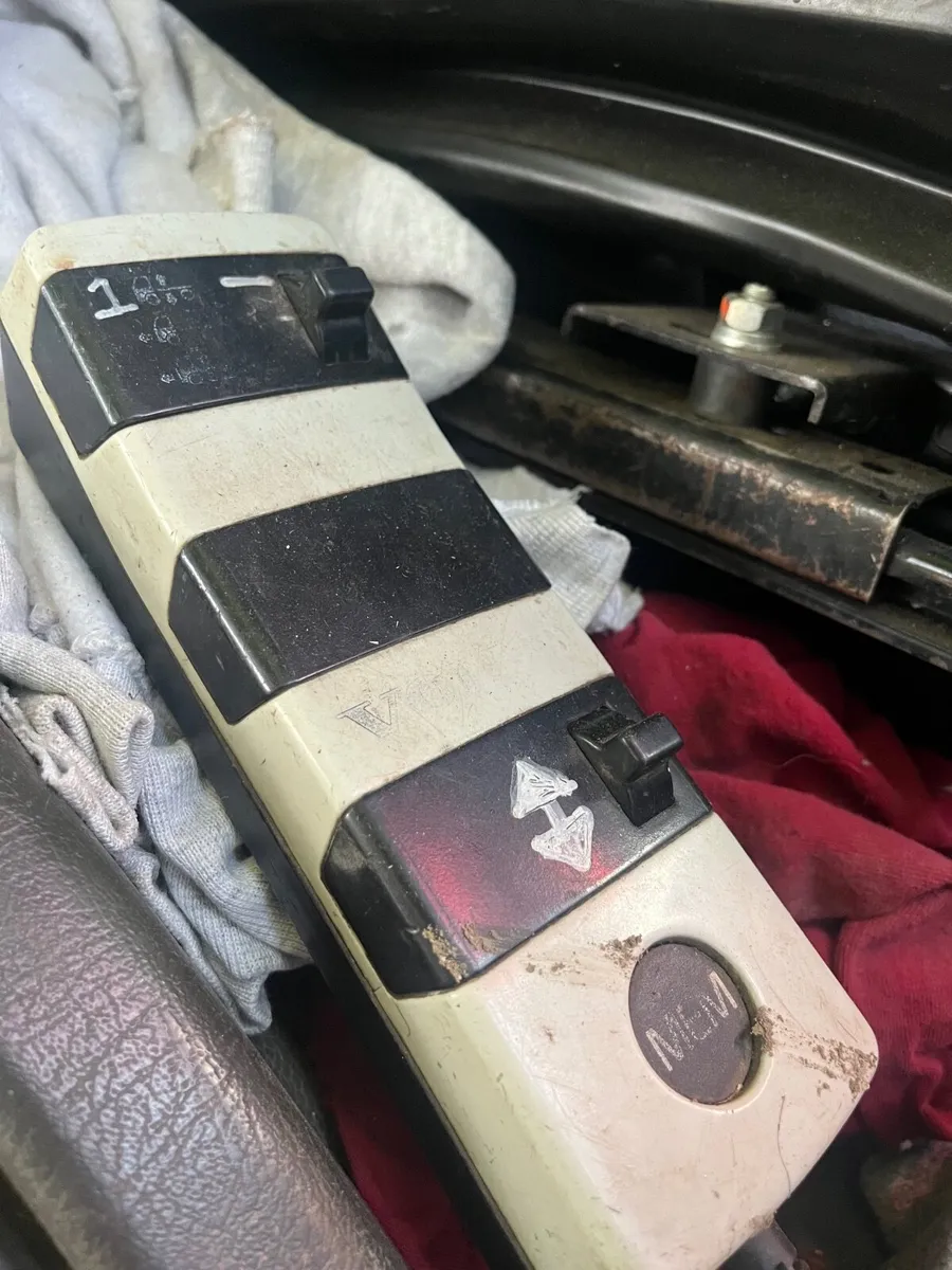 Volvo Other 2002 - Image 2