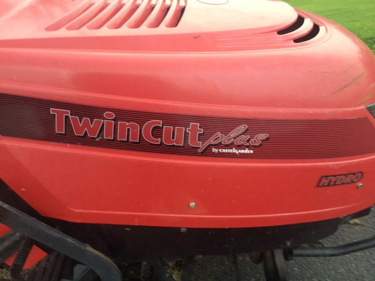 Castlegarden 21HP hydro ride on lawnmower - Image 3