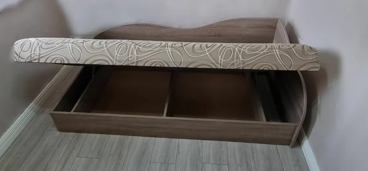 Bed - Image 2