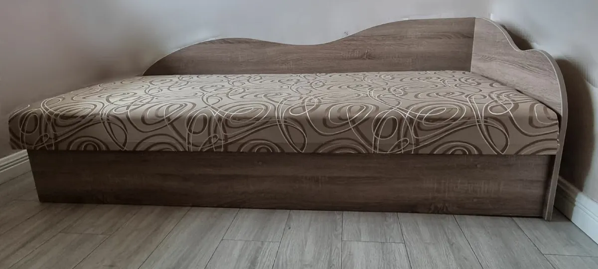 Bed - Image 3