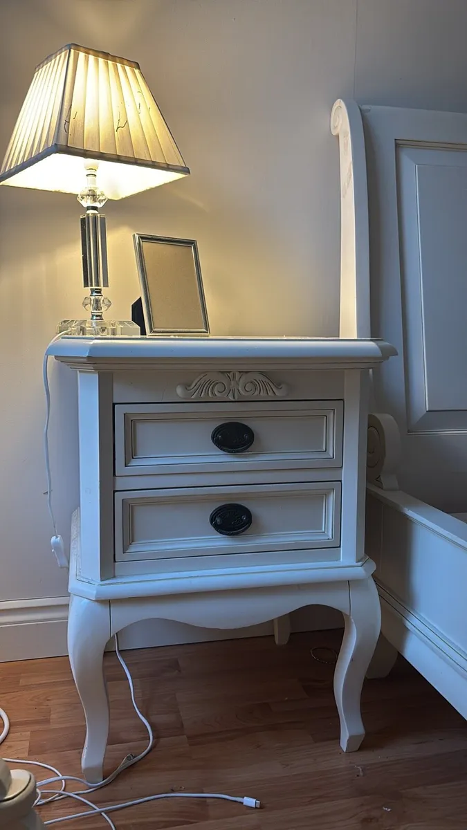 Elegant French Style Bedroom Set - Image 3