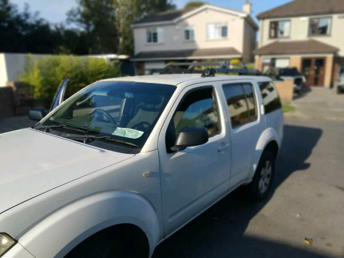 Nissan pathfinder 7 seat car - Image 2
